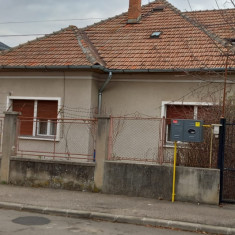 CLUJ-NAPOCA Casa cu teren pentru investiție imobiliară, zona Andrei Mureșanu.