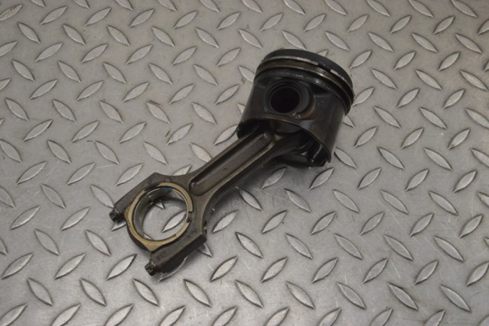 Piston BMW X5 E70 2007 OEM: 512K99 21707066
