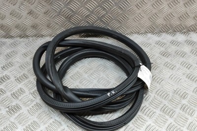 Garnitura ușă st&amp;acirc;nga față PORSCHE CAYENNE 92A 2015 OEM: 7P0867365H,7P0.867.365.H | 22448979 foto