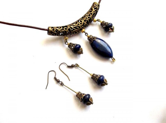 Set bijuterii lapis lazuli cu bronz si snur piele, colier si cercei 33756