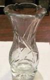 CY - Vaza sticla / cristal veche deosebita groasa in carne / H: 18,50 cm D: 9 cm