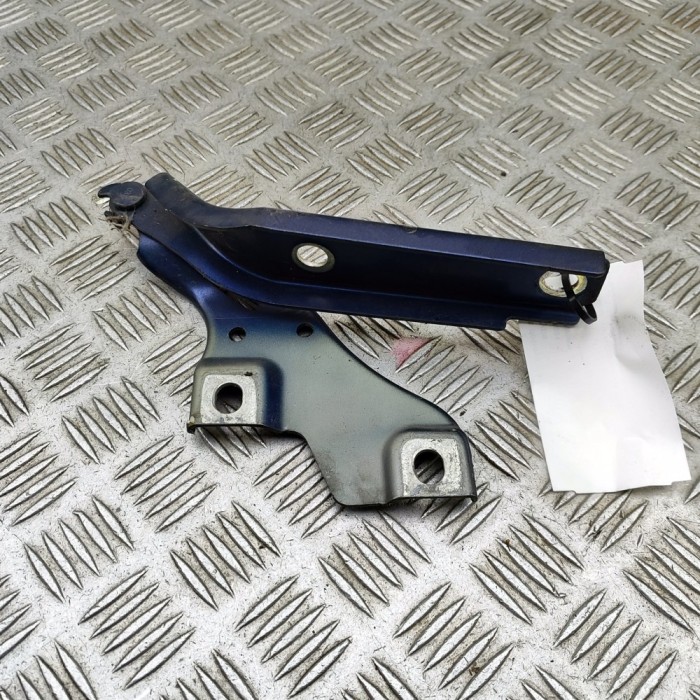 Balama capota dreapta față VW PASSAT Variant B8 3G5 2016 OEM: 3G0823302 32751691