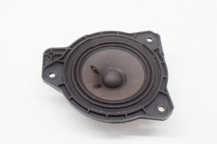 Difuzor ușă st&acirc;nga spate VOLVO XC40 536 2020 OEM: H034499N,31456870,AEF0K 12069531