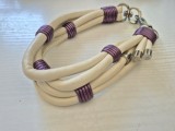 Zgardă de lux c&acirc;ini Gabi Weisner originală, piele nappa crem și violet-metalizat, 43 cm