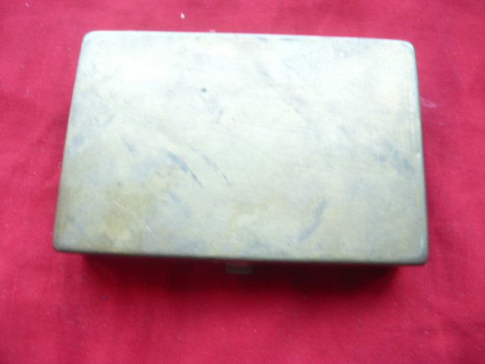 Pudriera veche alama ,dim.=7,8x5,2x1,5cm