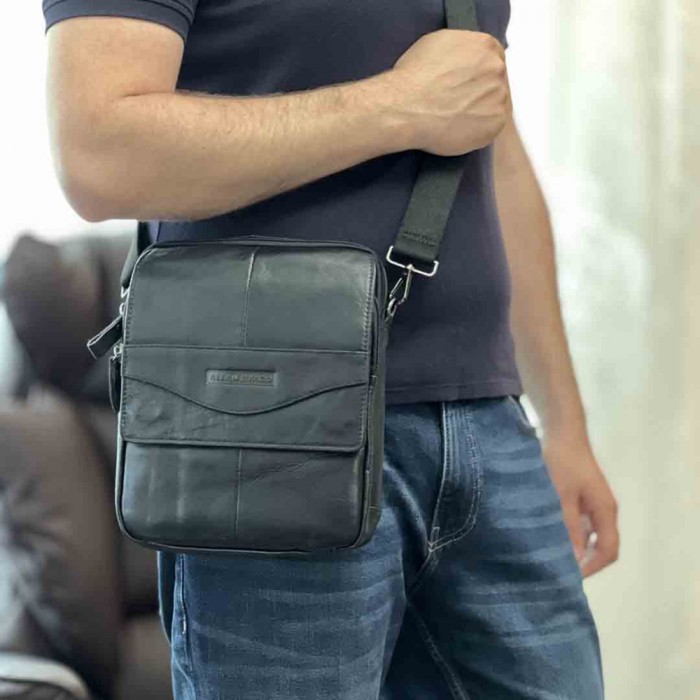 Borseta barbateasca de umar,din piele naturala, neagra, 23x27x7cm