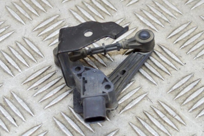 Senzor de nivel &icirc;nălțime st&acirc;nga față LAND ROVER DISCOVERY V L462 2019 OEM: JPLA-3D026-AA | 16425089