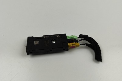 Amplificator de antena BMW 3 G20, G28 2024 OEM: 5A67756 | 30469464 foto