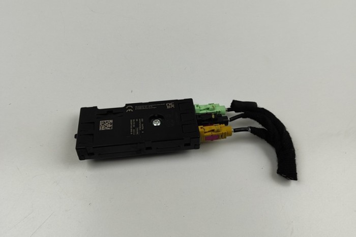 Amplificator de antena BMW 3 G20, G28 2024 OEM: 5A67756 | 30469464