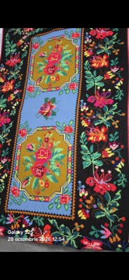 Carpetă de perete cusută manual foto
