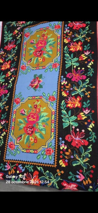 Carpetă de perete cusută manual