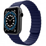 Cumpara ieftin Curea iUni compatibila cu Apple Watch 1/2/3/4/5/6/7, 44mm, Silicon Magnetic, Midnight Blue
