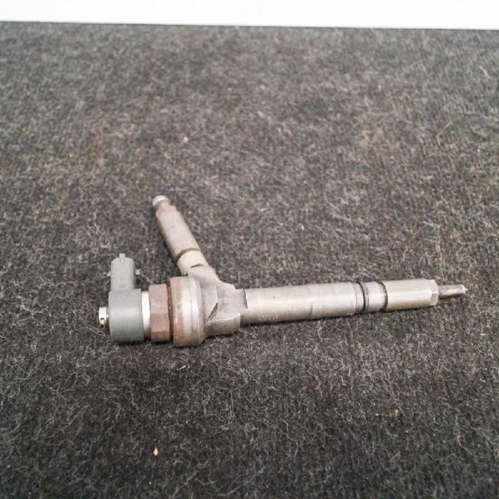 Injector de combustibil OPEL ASTRA H L48 2009 OEM: 0445110174 2685924