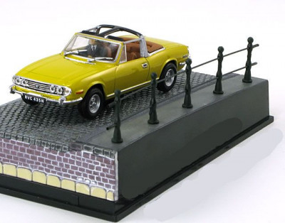 Macheta Trumph Stag 1970 diorama James Bond 007 - Altaya 1/43 foto