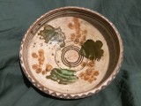Arta si Traditie - Farfurie / Blid / Strachina / Castron de Horezu jud Valcea ceramica utilitara mijlocul sec XX !