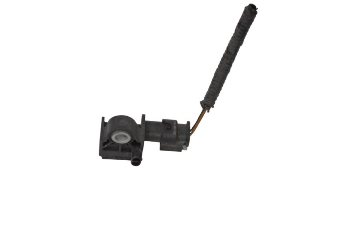 Senzor de impact st&acirc;nga spate SSANGYONG KORANDO 2016 OEM: 8627034010 | 22968381