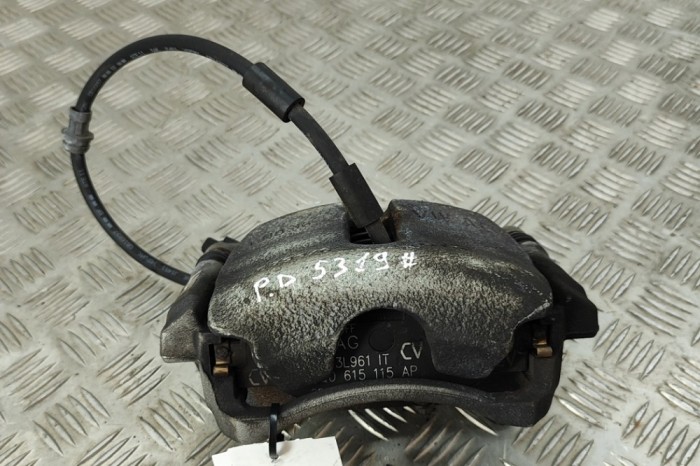 Etrier de fr&acirc;nă dreapta față VW T-ROC A11 2023 OEM: 8V0615124D 30254633