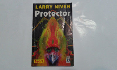 LARRY NIVEN - PROTECTOR foto