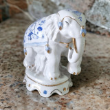 Elefant Dansator Din Portelan Decorat in Stil Oriental