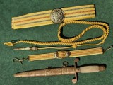 Set accesorii ofițer de paradă, RSR. Compus din stilet, centura si eghilet.