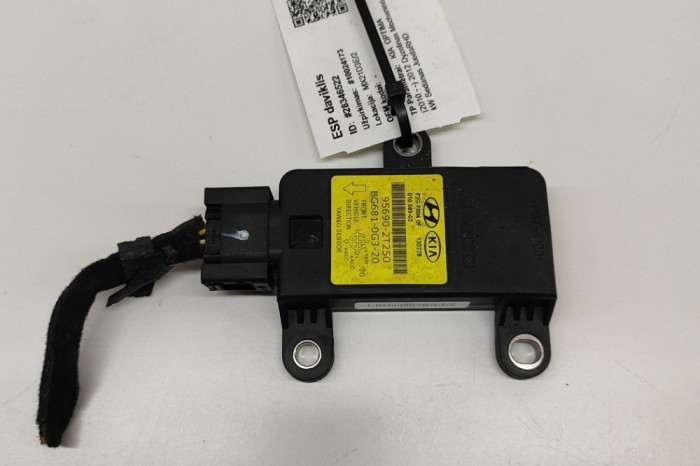Senzor de accelerație KIA OPTIMA 2012 OEM: 95690-2T250,BG681-0G3-20 28346522