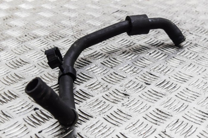 Furtun de lichid de răcire AUDI A4 Avant 8W5, B9 2016 OEM: 8K0819332J 12224029