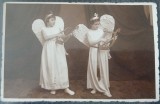 Fotografie tip Carte postala, doua fetite la serbare, perioada interbelica