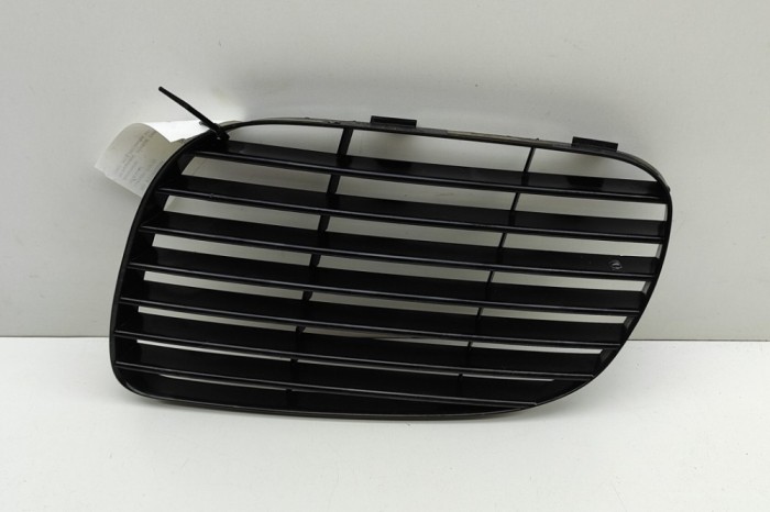 Grila st&acirc;nga față PORSCHE CAYENNE 9PA 2003 OEM: 7L5807681A 31492244