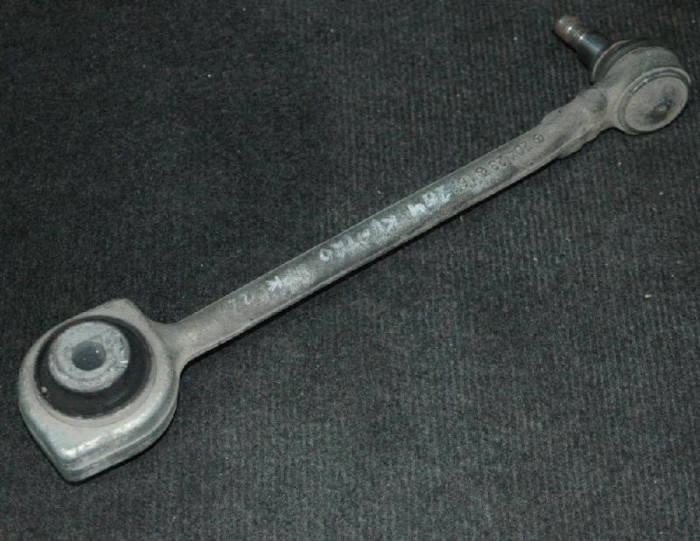 Braț drept dreapta față MERCEDES-BENZ C W204 2013 OEM: 20423 1995672