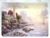 FARFURIE DECORATIVA PORTELAN DECOR THOMAS KINKADE BRADEX EDITIE LIMITATA THE SEA OF TRANQUILITY 21 CM