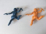 * Lot 2 figurine indieni, vechi, vintage, plastic, 7cm, colectie