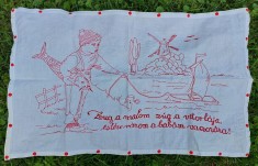 ** Peretar vechi cusut de mana pe panza, cu ata rosie, cu text in limba maghiara, Transilvania