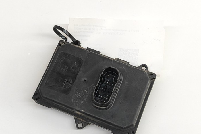 Unitate de control lumini xenon VW TOUAREG 7P5 2015 OEM: 8U0941329 30371642