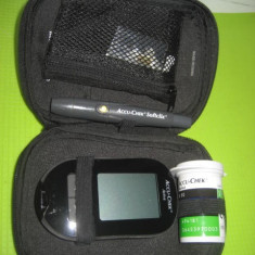 A74-Trusa diabetici ACCU Chek Sofclix Aviva- China-CE. Marimi: 15/ 10 cm.