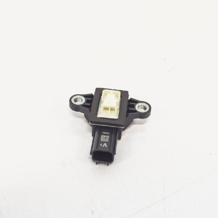 Senzor de impact dreapta față HYUNDAI TUCSON TL, TLE 2017 OEM: 95920-B1050 3512594
