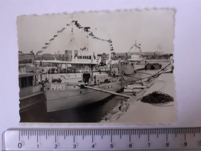 Fotografie cu vapoarele PV 143 și Ialomița foto