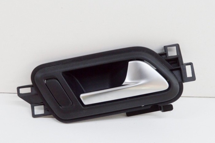 M&acirc;ner de deschidere interior dreapta spate VW AMAROK 2H_, S1B 2019 OEM: 2H0837114D,2H0837114C 18785867