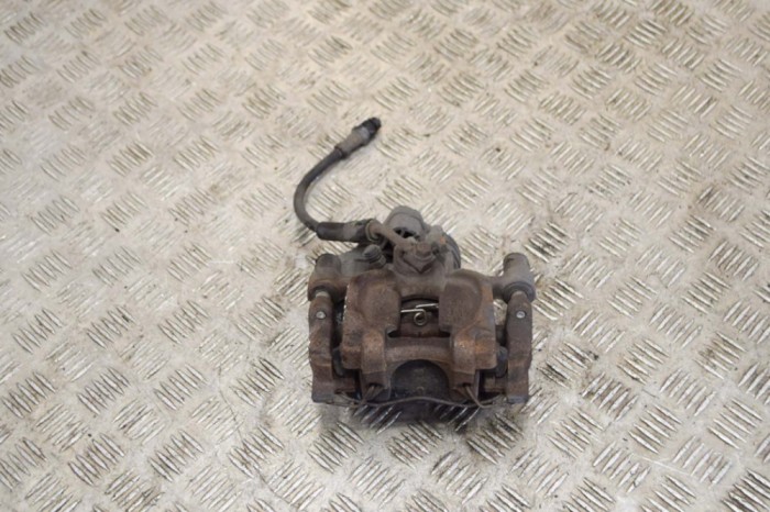 Etrier de fr&acirc;nă dreapta spate AUDI A3 Sportback 8VA, 8VF 2017 OEM: Hatchback | 14854991