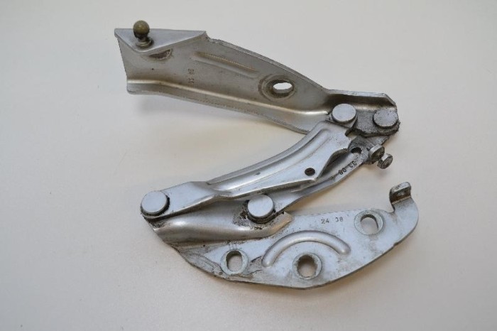 Balama capota dreapta față VW PHAETON 3D_ 2009 OEM: 3D0823302D | 2088549
