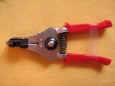 CLESTE pentru DEZIZOLAT CABLU foto