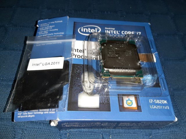 Intel Core i7-5820K Haswell-E, 6-core/12 threads, 3.3Ghz/3.6Ghz, LGA 2011v3  | arhiva Okazii.ro