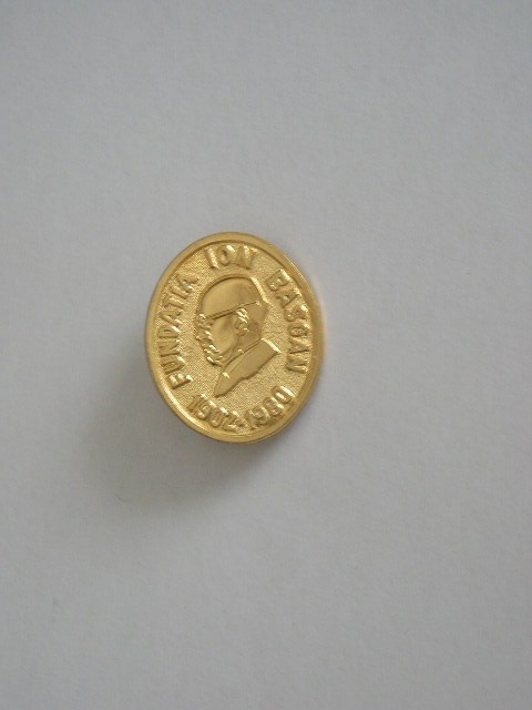 QW9 I 64 - Insigna - tematica personalitati - Fundatia Ion Basgan 1902 - 1980