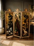 PARAVAN VINTAGE / VECHI CU 3 PANOURI &ndash; LEMN SCULPTAT ȘI AURIT, PICTAT DECORATIV, PUTTI &amp; PĂUN