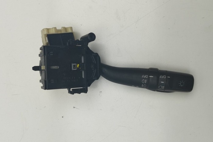 Buton comutator semnalizare TOYOTA PREVIA _R3_ 2003 OEM: 173650 29020361