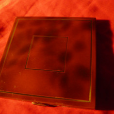 Pudriera veche metal si email ,oglinjoara ( mica fisura colt) ,dim.=7,5x7,5 cm