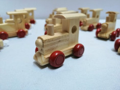 Set 12 bucati Locomotiva trenulet lemn , natur , 6 x 3 x 4.5 cm foto