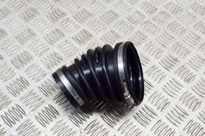 Tub de admisie aer PORSCHE MACAN DKN 2020 OEM: 95B129532C,95B.129.532.C 21129890