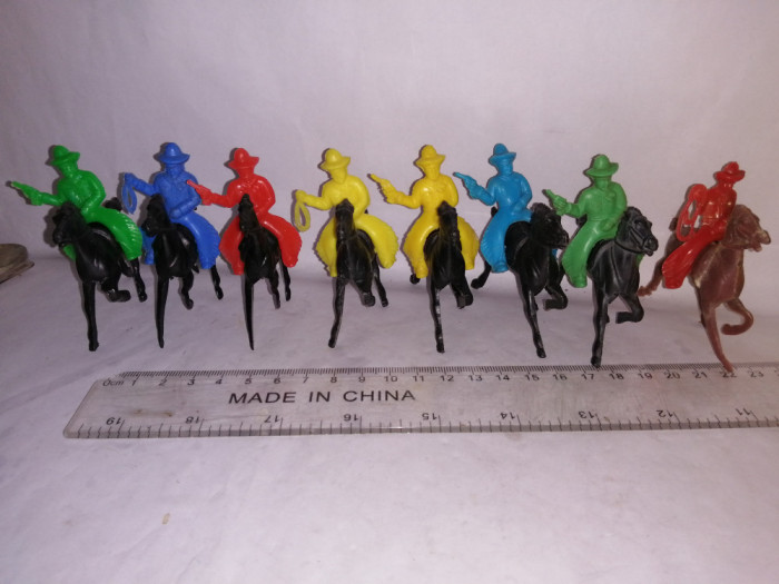 bnk jc Lido lot 8 figurine plastic cowboy calare
