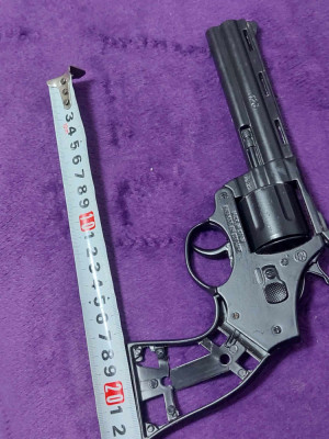 2 arme vintage-pistol jucarie vintage-pistol bricheta vintage-nefunctionale foto