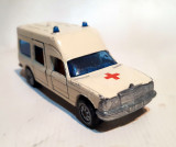 Mercedes Binz Krankenwagen Ambulance - Siku, 1:64